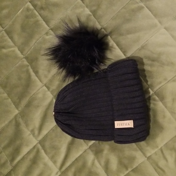 FURTALK Black Women Winter knitted Beanie hat with faux fur removable pom - Picture 3 of 6